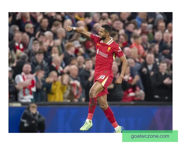 曼联再度接洽英格兰铁卫球员愿加盟曾被标价七千万失败