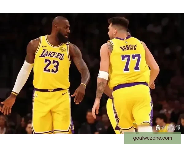 雷迪克爆料达拉斯影像团队误放里夫斯MRI位置引发关注